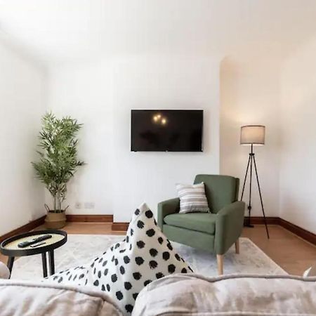 Metropolitan - 2 Bed, Private Parking Apartment, Great Commercial Home From Home Stay! 南安普敦 外观 照片