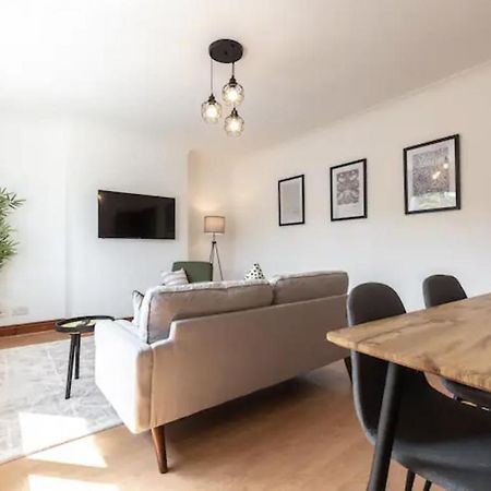 Metropolitan - 2 Bed, Private Parking Apartment, Great Commercial Home From Home Stay! 南安普敦 外观 照片