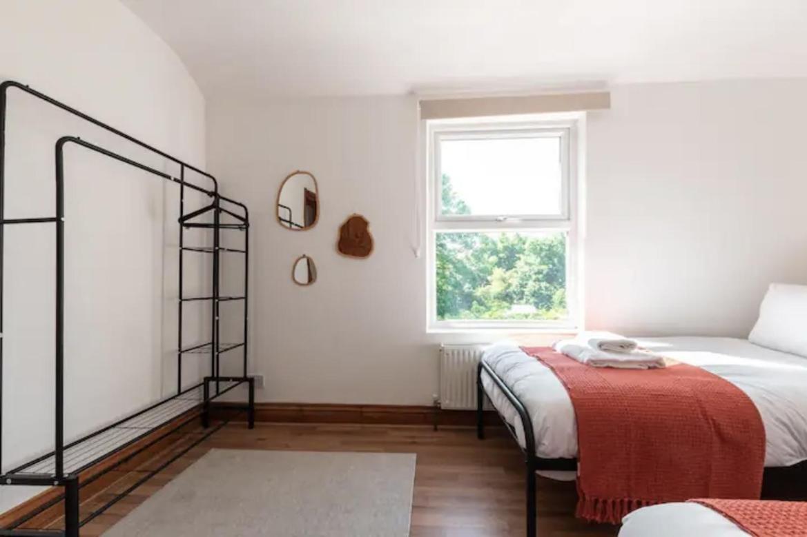 Metropolitan - 2 Bed, Private Parking Apartment, Great Commercial Home From Home Stay! 南安普敦 外观 照片