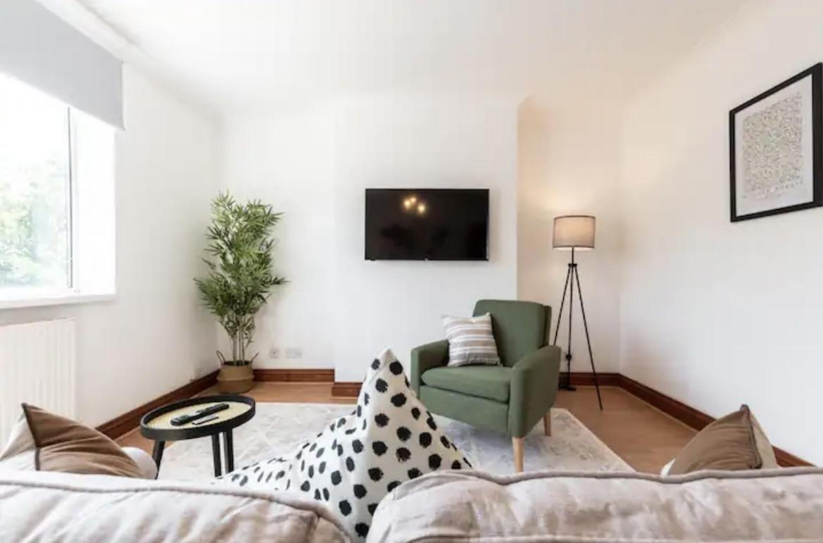 Metropolitan - 2 Bed, Private Parking Apartment, Great Commercial Home From Home Stay! 南安普敦 外观 照片
