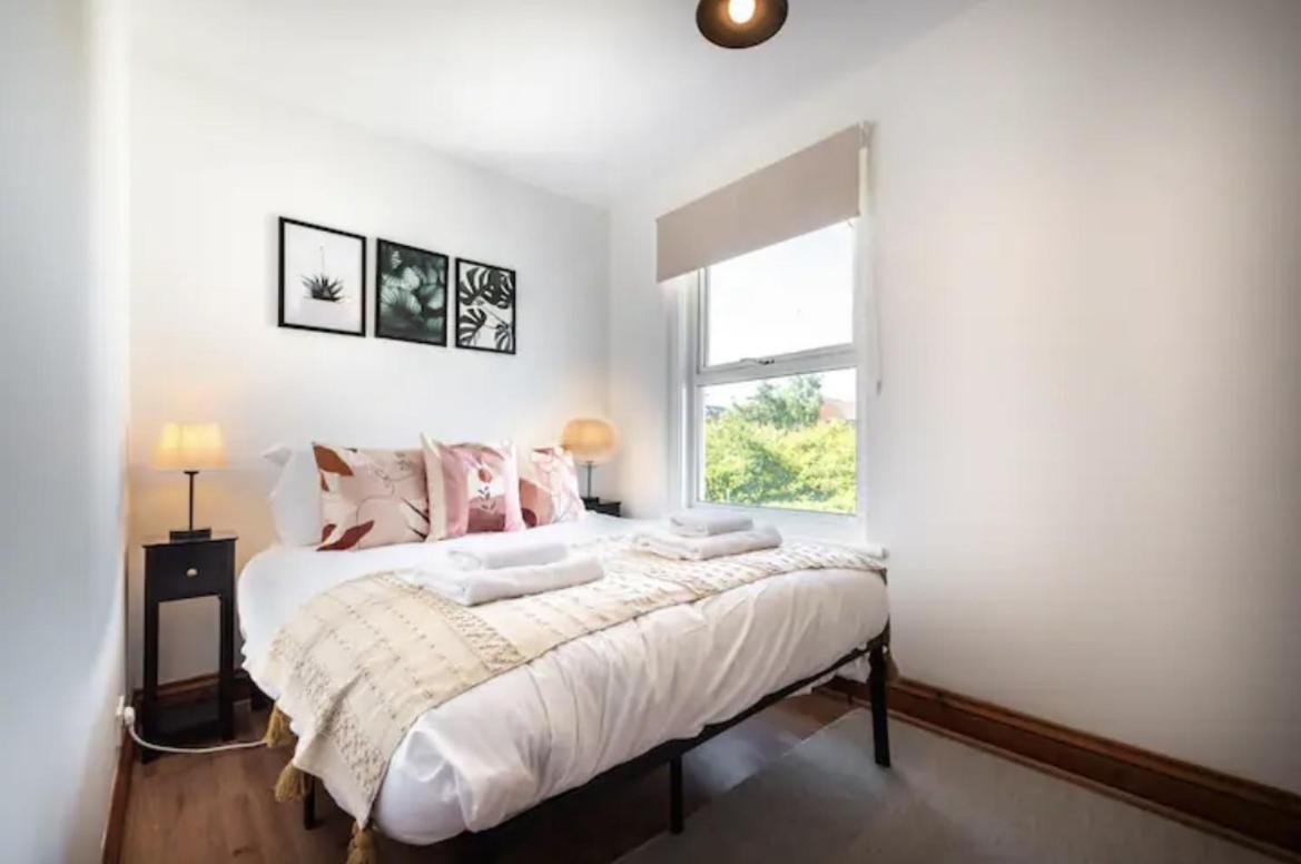 Metropolitan - 2 Bed, Private Parking Apartment, Great Commercial Home From Home Stay! 南安普敦 外观 照片