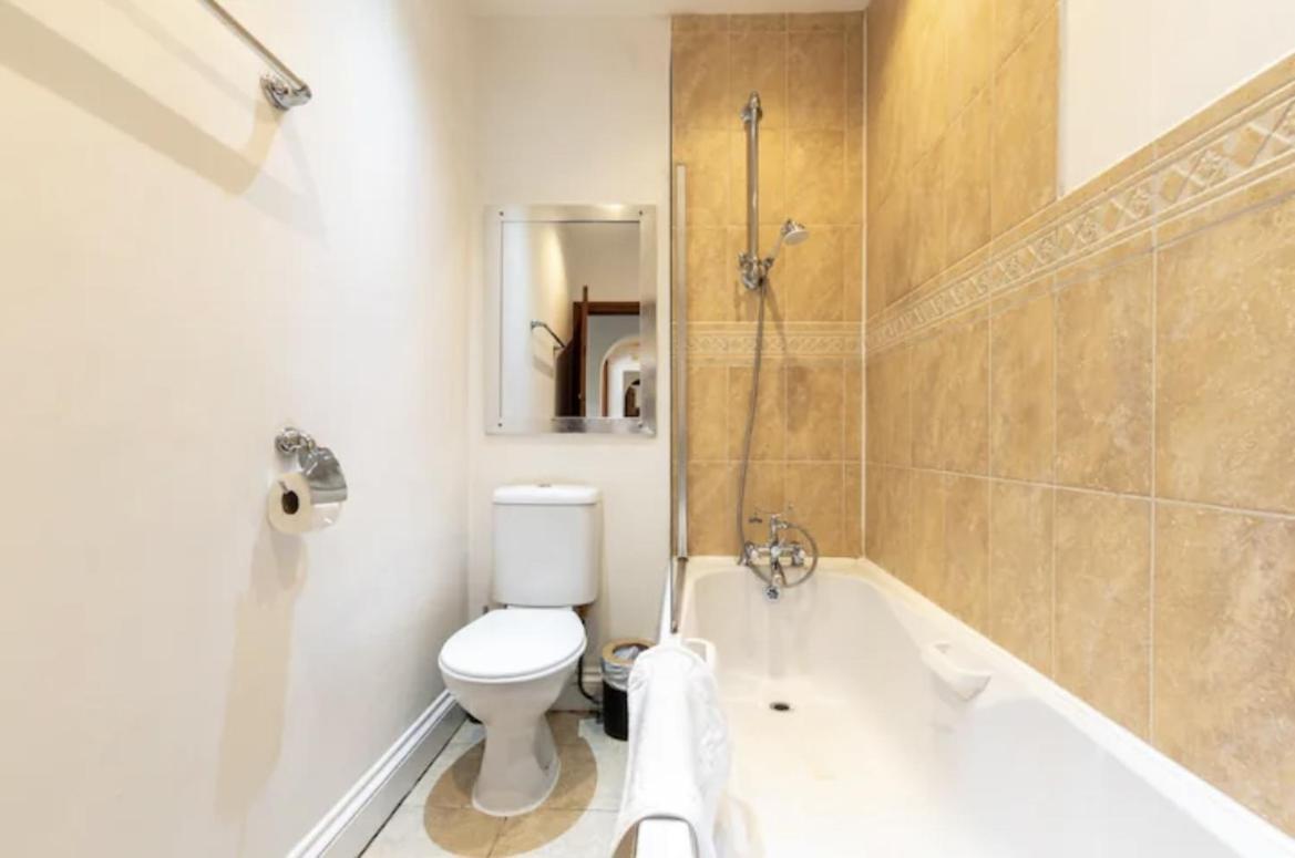 Metropolitan - 2 Bed, Private Parking Apartment, Great Commercial Home From Home Stay! 南安普敦 外观 照片