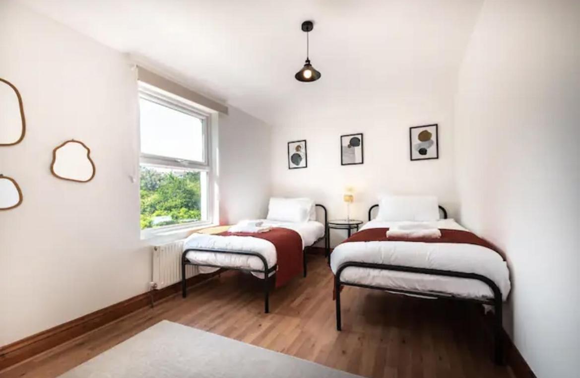 Metropolitan - 2 Bed, Private Parking Apartment, Great Commercial Home From Home Stay! 南安普敦 外观 照片